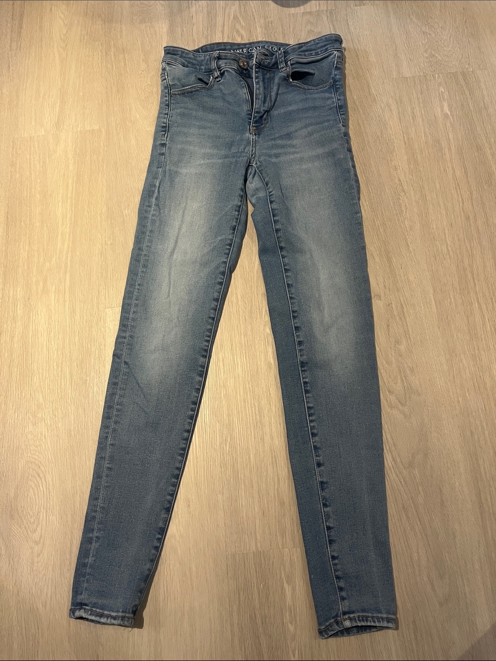 American Eagle Outfitters Light Blue Women’s Next Level Stretch Skinny Jeans